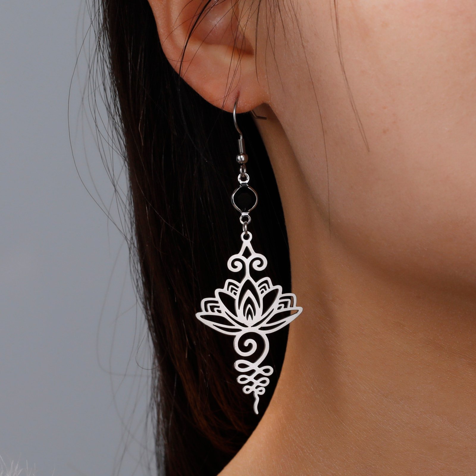 Minimaliste Ensembles Collier Et Boucles Doreilles 343 Titane Bulgari
