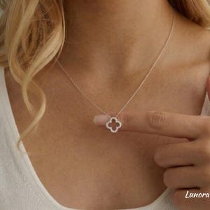 Van Cleef Colliers Ras De Cou Cristal