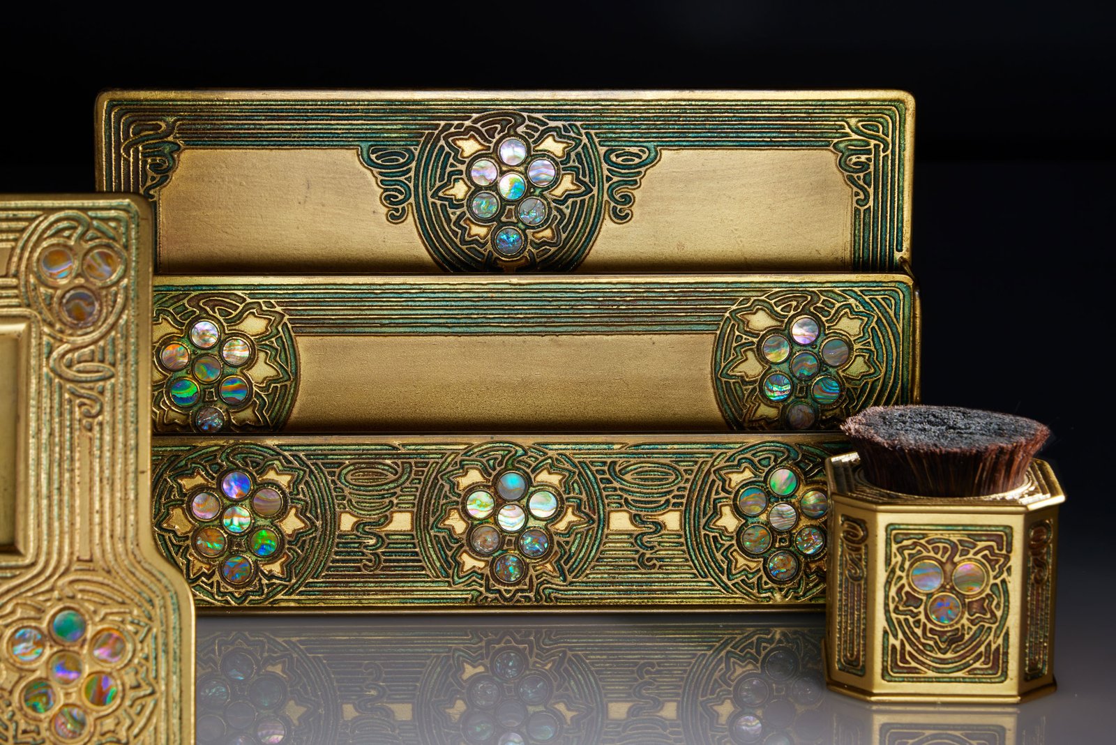 Tiffany Ensembles & Combinations Vintage - Plaque Or