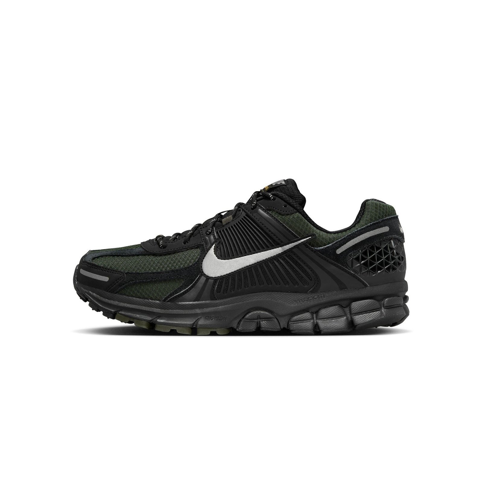 Nike Loafers And Flat Shoes pour Homme - Or
