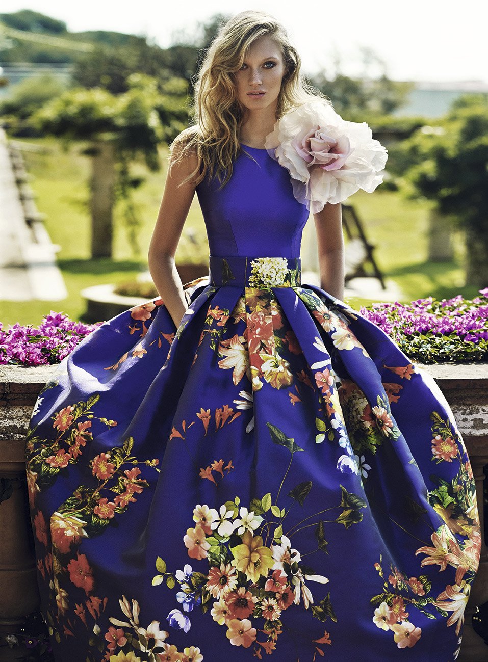 Collection de Robes de Fete et Cocktail