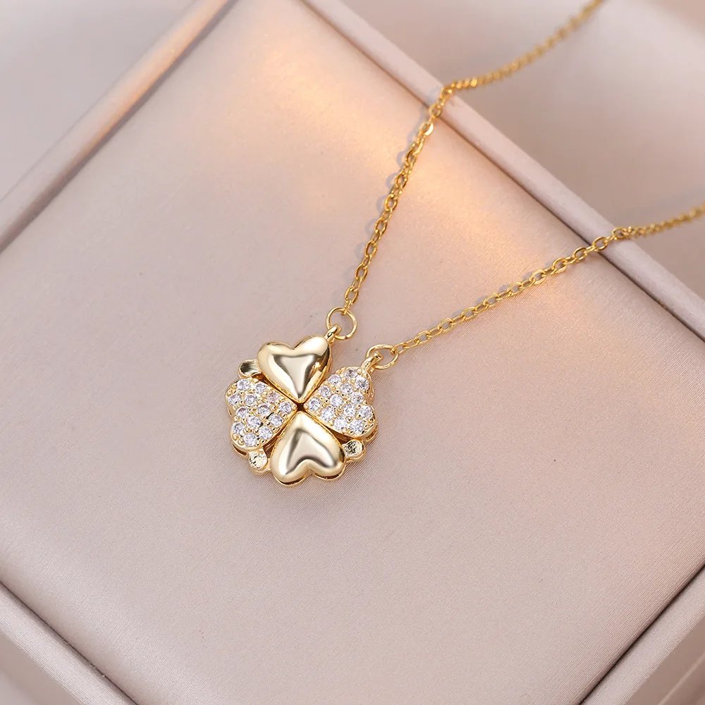 Colliers avec pendentif - Design 58€
