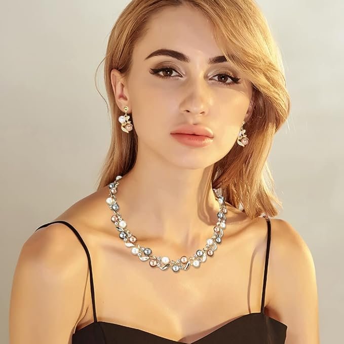 Ensemble collier et boucles d'oreilles en perles avec pendentif en ...