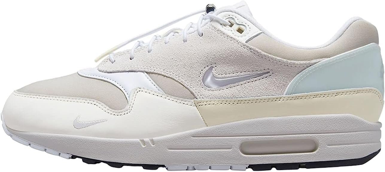 Hiking Shoes Nike