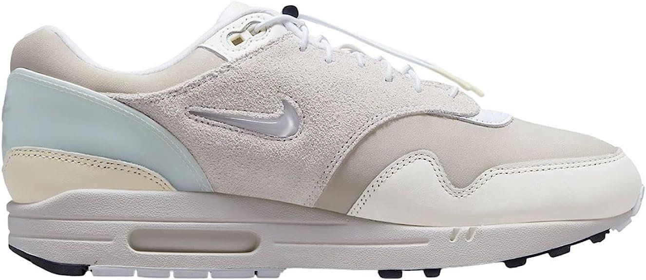 Hiking Shoes Nike